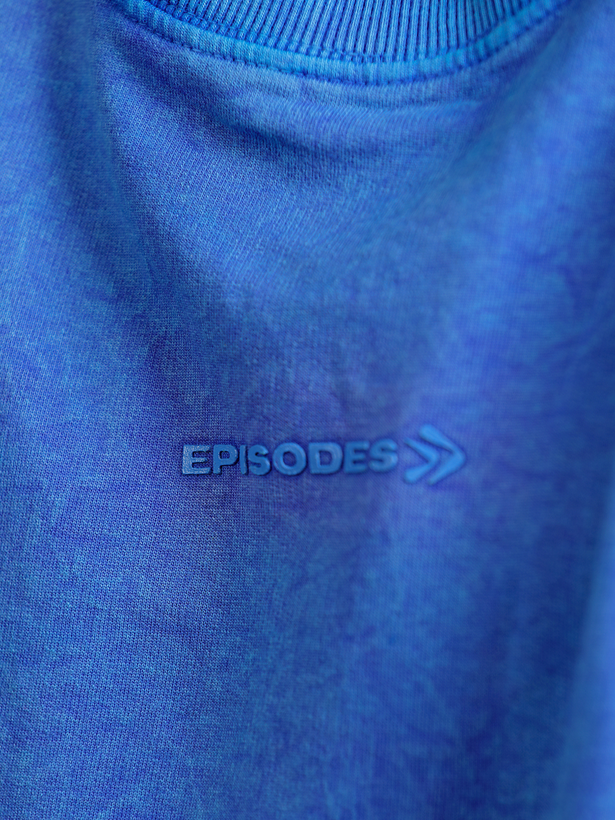 BLUE ACIDWASHED BOXY-FIT TSHIRT